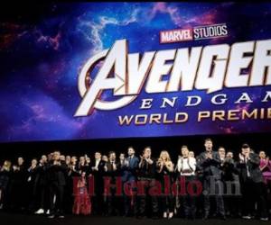 La imagen muestra a los actores de la cinta Avengers: Endgame durante su premiere.