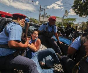 Más de 300 personas han perdido la vida en las protestas desde abril de 2018, mientras que se cree que más de 700 están detenidas. (AP)