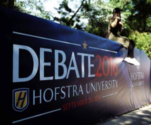El debate podría batir un récord de audiencia y lograr hasta 100 millones de tele-espectadores, expectantes de ver a los candidatos, igualados en los sondeos (Foto: AFP)