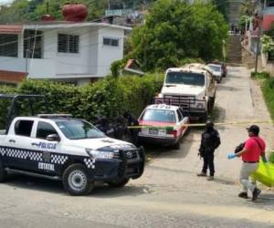 Hombres armados, abordo de motocicletas, irrumpieron en la casa y dispararon contra la familia corta distancia. Foto Twitter| Infobae