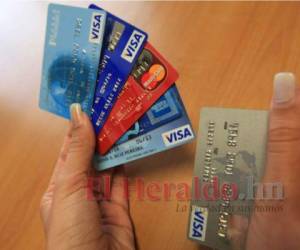 La tarjeta de débito es el medio de pago más utilizado por el usuario financiero para sus transacciones.