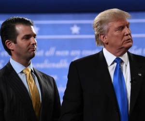 De acuerdo con los correos electrónicos, Trump Jr. fue informado por un interlocutor que podría conseguir información de 'muy alto nivel y muy sensible' para comprometer a Clinton. Foto: AFP