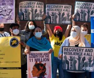 En los primeros días del gobierno los activistas también comenzaron a trabajar lanzando campañas para obtener más apoyo del público y presión a legisladores. Foto: AP