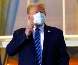 Trump atribuyó su recuperación a un medicamento experimental de anticuerpos fabricado por Regeneron Pharmaceuticals Inc. 'Principalmente fue este medicamento', aseguró. Foto: AP