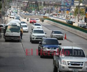 Un millón de carros y 80,000 motocicletas pagan matrícula. Foto: EL HERALDO.