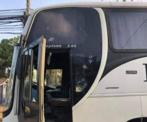 En la unidad se pueden observar varios impactos de arma. Foto: Cortesía Policía Nacional.