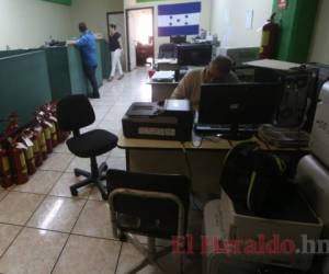 Más de 1,400 empleados del Registro Nacional de las Personas recibirán el aumento. Foto: EL HERALDO