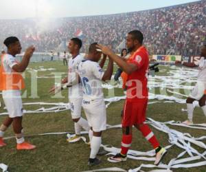 Los Albos celebraron su triunfo ante las Águilas Azules, obteniendo así su pase a la final del torneo Clausura, foto: El Heraldo.
