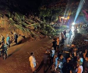 El derrumbe obligó a cerrar la vía que conecta a Medellín, la segunda ciudad más grande de Colombia, con la costa del Caribe. Foto: CV Comunicaciones.