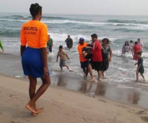 en lo que va de la semana las autoridades han hecho el rescate de personas sin vida en zonas turísticas de todo el país, por lo que recomienda tener más cuidado con los menores de edad. Foto: Copeco