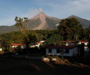 El volcán, de 3,763 metros de altura, finalizó el pasado lunes una violenta fase eruptiva que obligó a evacuar a 4,123 personas de los departamentos de Escuintla, Chimaltenango y Sacatépequez.