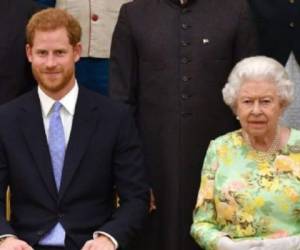 La decisión de la reina Isabel protege a su nieto Harry y a su hijo Andrés.