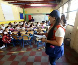 En cada centro se realizan mediciones para conocer el espacio que posee. Foto: Jonny Magallanes / EL HERALDO.