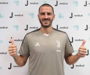 Leonardo Bonucci tras realizarse los exámenes médicos con la Juventus de Turín. Foto:@juventusfc en Twitter