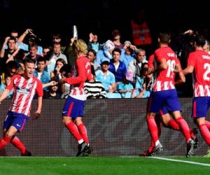 Jugadores del Atlético de Madrid celebran el gol de Gameiro en Balaídos.