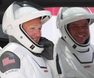 Hurley y Bob Behnken despegaron del centro de Cabo Cañaveral el 30 de mayo a bordo de la nave Crew Dragon, de la empresa privada SpaceX, y está planeado que americen cerca de la costa de Florida el domingo.