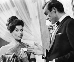 Aunque al inicio fue contratada para el papel de Miss Moneypenny, Eunice Gayson terminó obteniendo el personaje de la novia de James Bond, Sylvia Trench. Foto AP