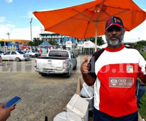 Antes del inicio del juego entre Trinidad y Tobago vs Honduras, te presentamos la curiosa historia de Chucho, el trinitense que se enamoró del país cinco estrellas. (Fotos: Delmer Martínez / Grupo Opsa)