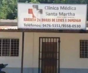 La profesional de enfermería trabajaba en esta clínica frente al parque de Río Lindo, donde fue atacada.
