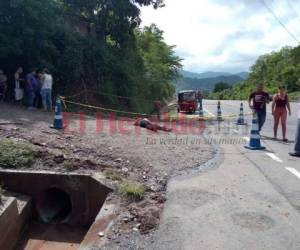 La víctima apenas dio unos pasos tras bajarse del autobús cuando fue impactado a disparos.