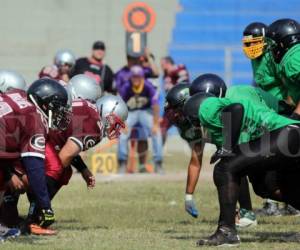 Acción del partido que Raptors le ganó 20-18 a Huracanes en el inicio de la temporada del fútbol americano en la capital. Foto de David Romero / El Heraldo.