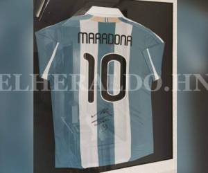 El objeto que más llamó la atención fue una camiseta firmada por el argentino Diego Maradona (Fotos: Cortesía)