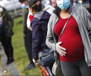 Funcionarios de los CDC dijeron que la actualización era necesaria debido a los estudios médicos publicados desde que la agencia comenzó a hacer su lista de grupos de alto riesgo. Foto: AP