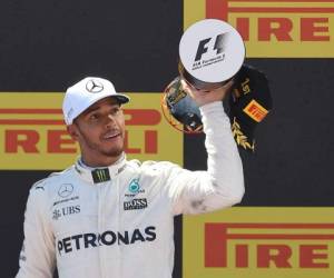 El piloto británico Lewis Hamilton (Mercedes) celebró la obtención del Gran Premio de España de Fórmula 1 (Foto: Agencia AFP)