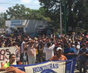 Miles de migrantes caminan por las calles de México en una caravana. Foto: Pueblo Sin Fronteras.