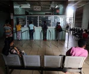 Los pacientes con síntomas, tienen que asistir de inmediato a consulta médica para obtener un diagnostico apropiado y un tratamiento específico. Foto: David Romero/ EL HERALDO.