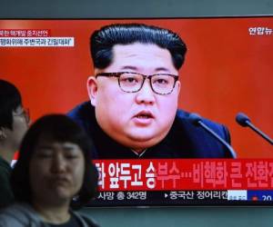 El líder norcoreano Kim Jong Un durante una transmisión en el canal oficial de Corea del Norte. (AFP)