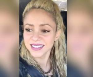 Su emoción al escuchar el tema en la radio se convirtió en un video viral. Foto captura Facebook Shakira