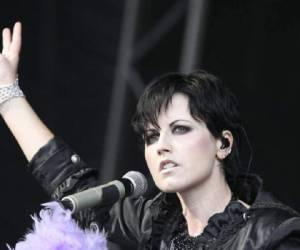 Dolores O'Riordan murió el 15 de enero, a los 46 años, en un hotel de Londres, donde se alojaba mientras realizaba una sesión de grabación de una nueva versión de su gran éxito 'Zombie', sobre el conflicto en Irlanda del Norte.