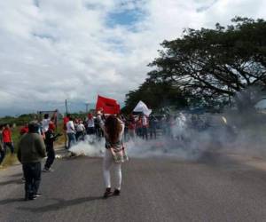 Simpatizantes de la Alianza de Oposición se tomaron distintos ejes carreteros de Honduras.