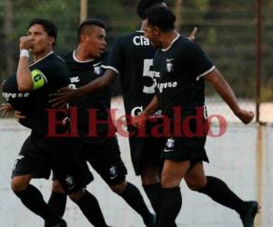 Mango Sánchez celebrando su gol ante Platense en el estadio Excélsior. (Foto: EL HERALDO)