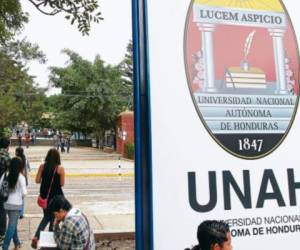 Los universitarios interesados pueden abocarse a las oficinas de la VOAE y presentar su historial académico y forma 003.