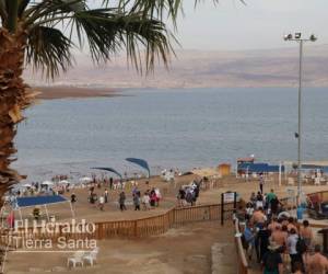 El Mar Muerto situado en una profunda depresión a 430 metros bajo el nivel del mar. Foto: EL HERALDO