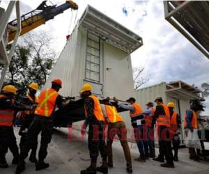 El hospital móvil de San Pedro Sula ya tiene instalados 34 de los 39 módulos, mientras que el de Tegucigalpa está por iniciar su proceso de instalación contiguo a El Tórax.