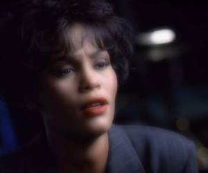 La desaparecida Whitney Houston, en su exitosa carrera, fue la intérprete de románticas canciones que a la fecha provocan una variedad de sentimientos.
