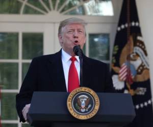 En el patio de la Casa Blanca, el mandatario Donald Trump, realizó el anuncio sobre la reapertura del gobierno. Foto AFP