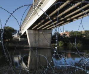 En muchos países un muro fronterizo es parte de la política para que los migrantes no crucen de forma irregular la frontera. Foto: Agencia AFP