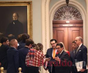 En tanto, la defensa tendrá un tiempo equivalente, también en tres tandas, y luego hay 16 horas para las preguntas. AP.