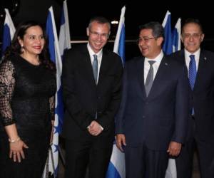 La pareja presidencial fue recibida por el ministro de Turismo de Israel, Yariv Levi y el embajador de Honduras en Israel, Mario Castillo.