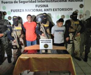 Alias 'El Conde' y 'Colocho', fueron detenidos en la colonia El Pedregal de Comayagüela. Se les presume que son integrantes de la Pandilla 18.