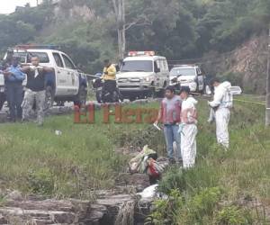 Agentes de inspecciones oculares se hicieron presente a la escena. (Foto: Estalin Irías / EL HERALDO)