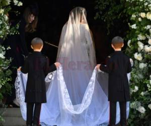 Momento en el que Meghan ingresaba a la Capilla San Jorge.