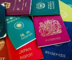 Los pasaportes de Japón y Singapur encabezan el listado ya que no requieren de visa para ingresar en 192 destinos.
