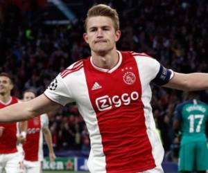 Matthijs De Ligt tiene 19 años de edad.