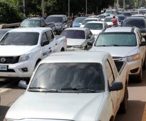 El aumento del parque vehicular es uno de los principales aspectos para que se reporten más accidentes. Foto: Marvin Salgado/El Heraldo.