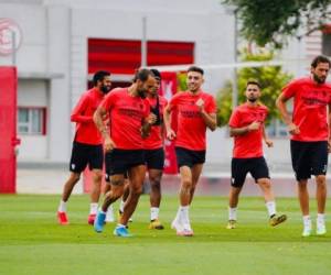 El Sevilla ya está realizando prácticas con sus jugadores para el partido del 11 de junio ante el Betis. Foto: Twitter/@SevillaFC